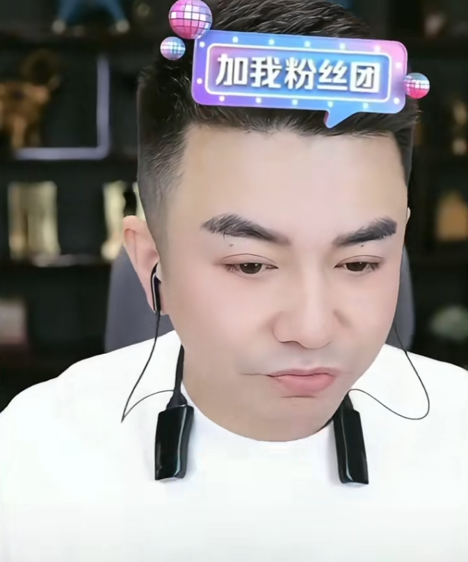 曾被嘲大舌头,利哥:诋毁我的终将仰望我,阿哲豪掷几十万为粉丝送端午福利!(图3) 曾被嘲大舌头,利哥:诋毁我的终将仰望我,阿哲豪掷几十万为粉丝送端午福利!(图3)