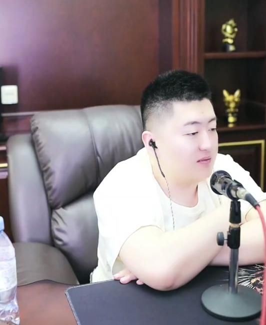 开封王婆:人红是非多得规范语言,0哥下半年回归,仍支持兰梦莎(图4) 开封王婆:人红是非多得规范语言,0哥下半年回归,仍支持兰梦莎(图4)