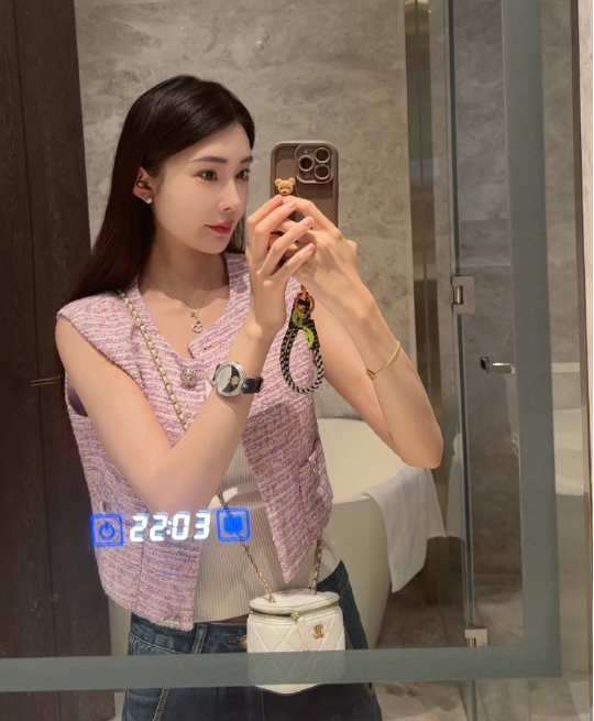 陈静莹全款拿下奔驰大G，离开天佑活得潇洒，回应分手另有内情(图4)