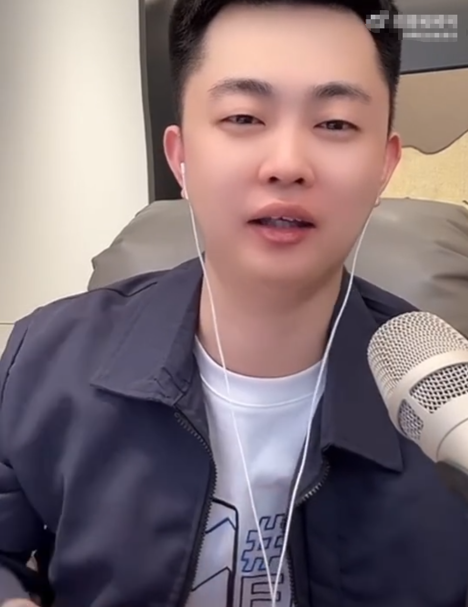 巴扎黑调侃张二嫂混得不如白小白?娜美心疼赵三乐受伤,他非常讲究(图1) 巴扎黑调侃张二嫂混得不如白小白?娜美心疼赵三乐受伤,他非常讲究(图1)