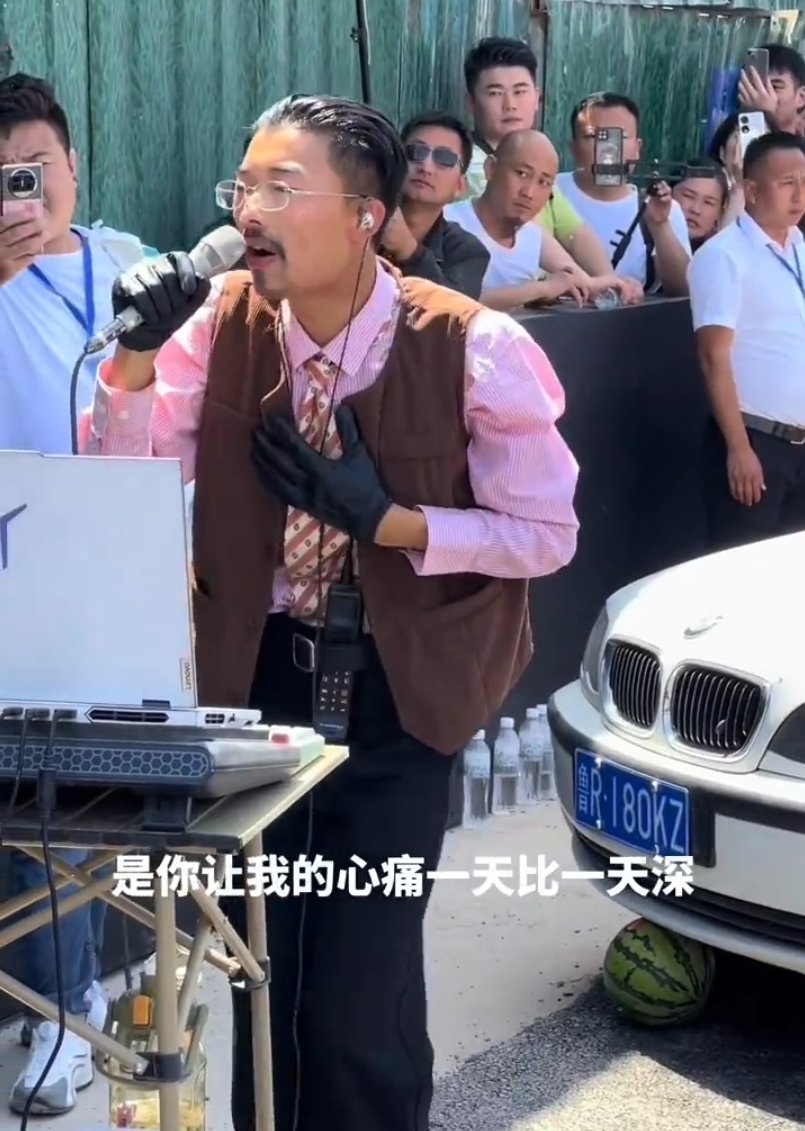 吴迪不去菏泽凑热闹,刷30万只涨粉1.7万!小胖评价吴迪人气高不能变现(图3) 吴迪不去菏泽凑热闹,刷30万只涨粉1.7万!小胖评价吴迪人气高不能变现(图3)