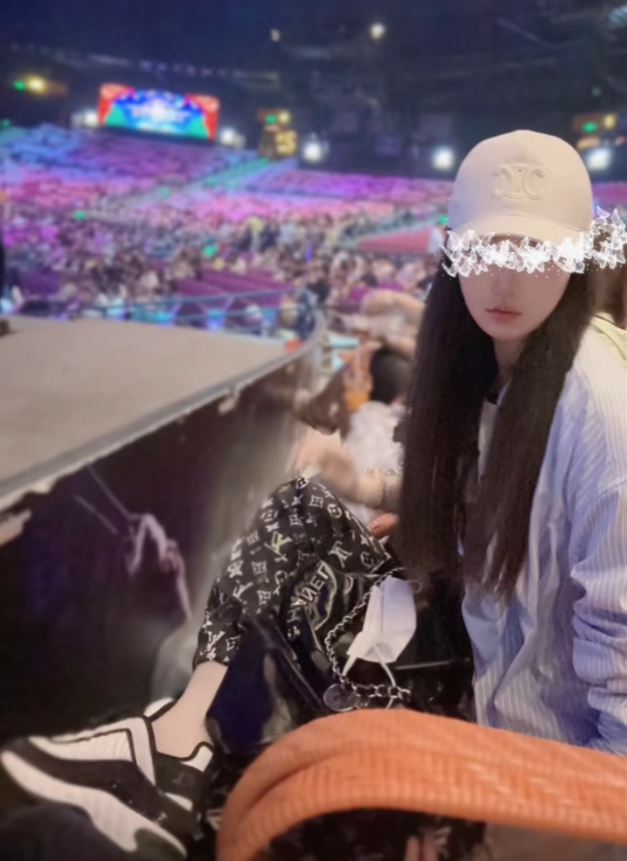 回归单身!女神豪朦朦与百万锹分手?阿哲或留在YY继续直播?(图2) 回归单身!女神豪朦朦与百万锹分手?阿哲或留在YY继续直播?(图2)