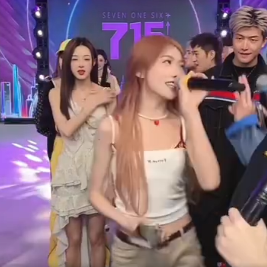 牌牌琦批雅儿娇妹团播不化妆,粉丝提醒小炸串花百万作风有问题?(图3) 牌牌琦批雅儿娇妹团播不化妆,粉丝提醒小炸串花百万作风有问题?(图3)