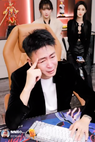 鱼闪闪受邀新加坡演出,唱跳火力全开!刘一手豁牙突然回归给粉丝惊喜(图6) 鱼闪闪受邀新加坡演出,唱跳火力全开!刘一手豁牙突然回归给粉丝惊喜(图6)