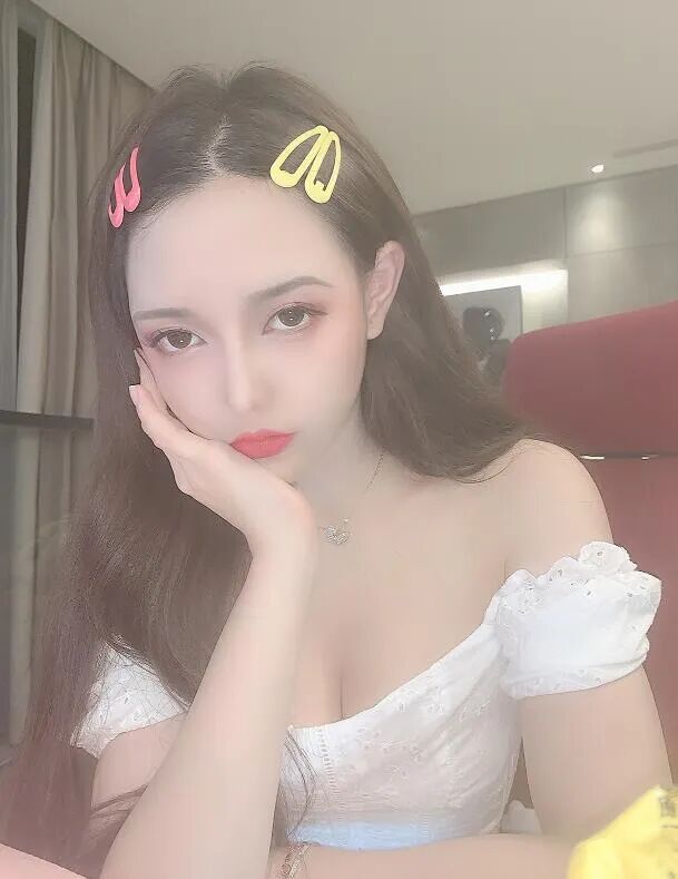 我花重金保养,凭什么不能越来越美?米娜回应颜值“逆生长”质疑(图2) 我花重金保养,凭什么不能越来越美?米娜回应颜值“逆生长”质疑(图2)