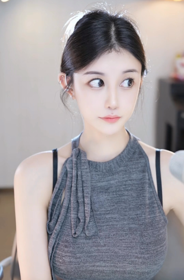 YY春季头条落幕,晨哥助力子纯蝉联代言人,兰梦莎夺回擂主席位(图5) YY春季头条落幕,晨哥助力子纯蝉联代言人,兰梦莎夺回擂主席位(图5)