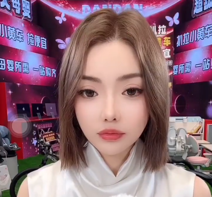 蛋蛋斥某情感主播龇牙咧嘴!刘二狗未必能打过骡子凝聚力(图1) 蛋蛋斥某情感主播龇牙咧嘴!刘二狗未必能打过骡子凝聚力(图1)