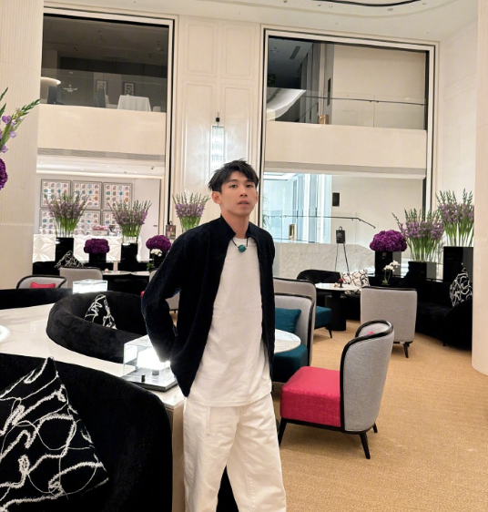 丁老五:猫妹妹已经起诉辛选,天佑:我还在巅峰,比直播挣钱多(图5) 丁老五:猫妹妹已经起诉辛选,天佑:我还在巅峰,比直播挣钱多(图5)