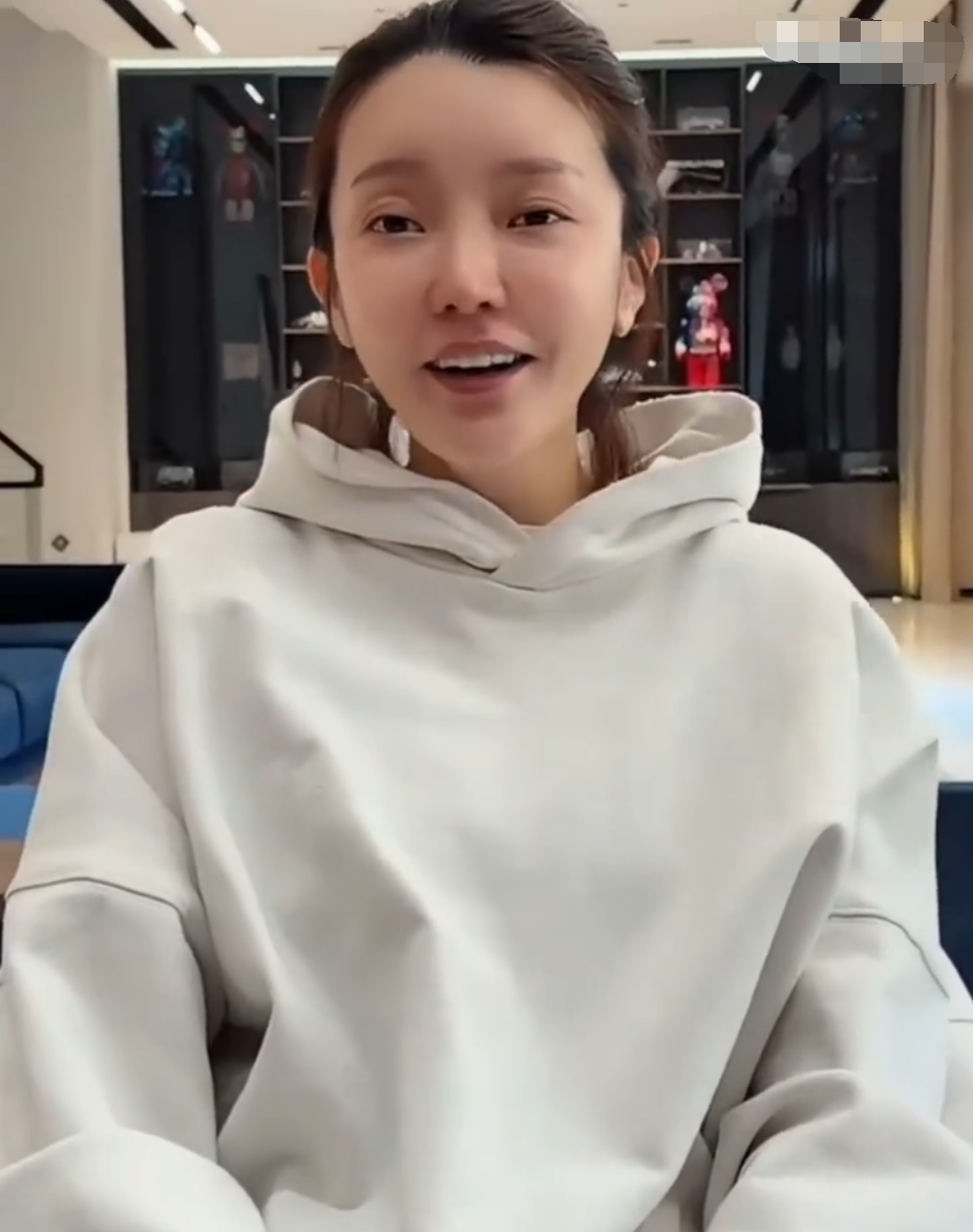 网红韩安冉开拍短剧,自曝片酬5000,崔阿扎被传怀孕?天佑辟谣:她就是胖了!(图5) 网红韩安冉开拍短剧,自曝片酬5000,崔阿扎被传怀孕?天佑辟谣:她就是胖了!(图5)