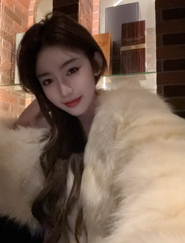小白龙回应杰哥停刷:更多是感恩,玄律培养人才,金素妍榜单起飞(图4) 小白龙回应杰哥停刷:更多是感恩,玄律培养人才,金素妍榜单起飞(图4)
