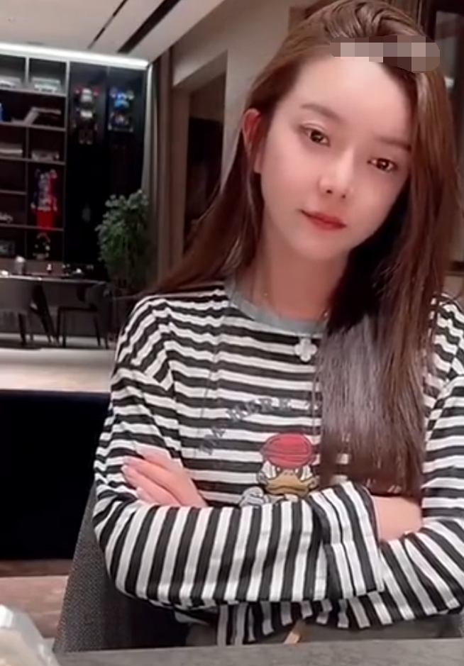 天佑:有女人跟着我说明我值得,二子爷:辛巴但凡骂我一句,我能骂他一辈子(图3) 天佑:有女人跟着我说明我值得,二子爷:辛巴但凡骂我一句,我能骂他一辈子(图3)
