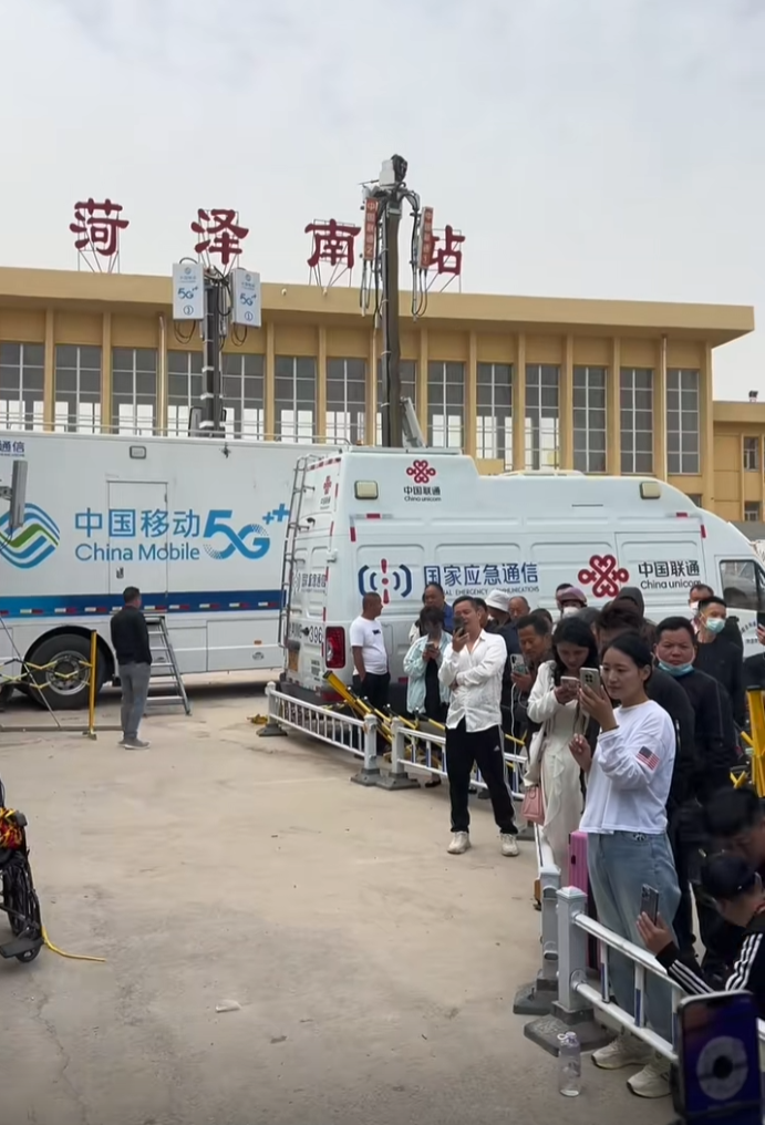 山东菏泽郭有才爆火，才知有这么多闲人，又是被流量“选中”的人(图6)