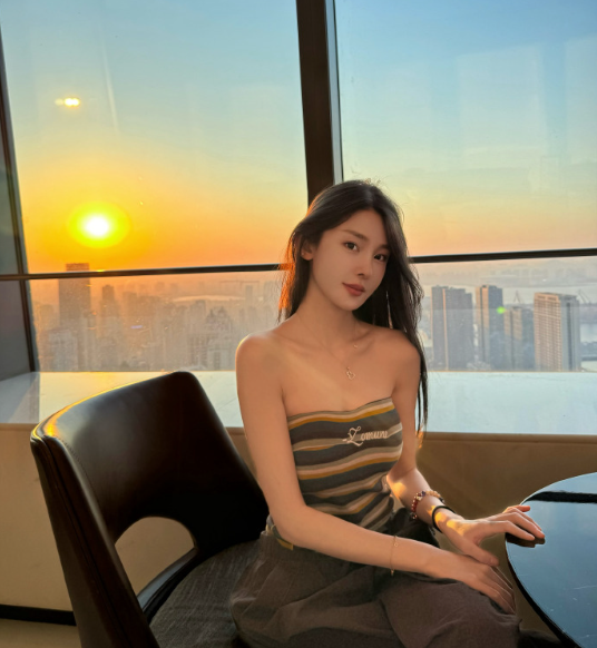 二驴开500万天价签约小炸串遭拒?陈静莹发文,女人别围着男人转(图4) 二驴开500万天价签约小炸串遭拒?陈静莹发文,女人别围着男人转(图4)