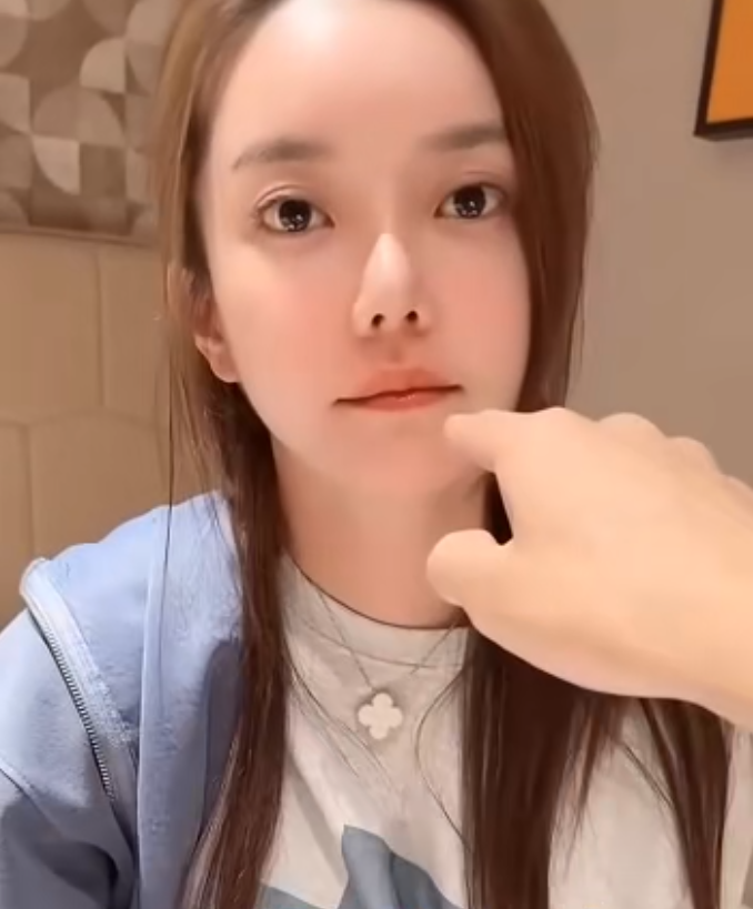 这算是过上日子了，崔阿扎下厨做家常菜，天佑早知她喜欢自己(图3)