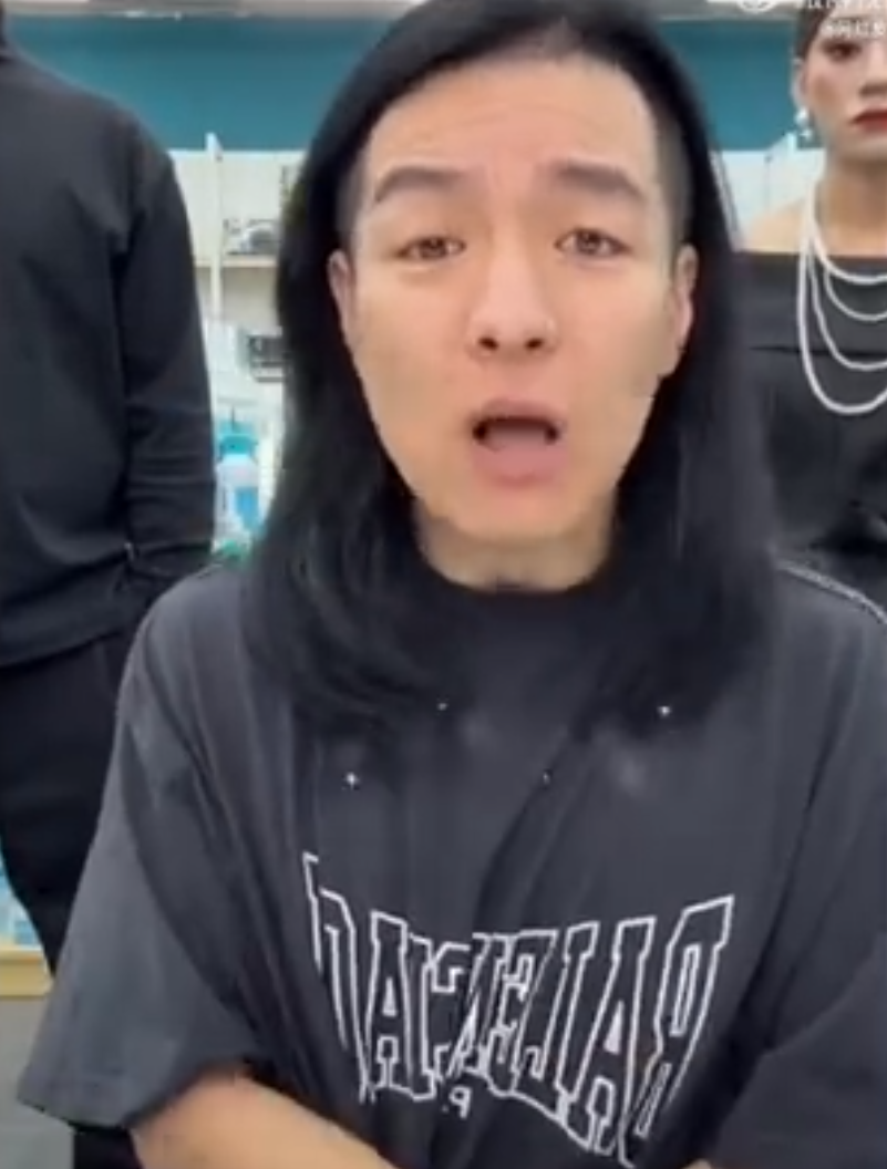 网红顾茜茜某音账号被永久封禁!十三姨回应小夺被封,没有权限去封(图4) 网红顾茜茜某音账号被永久封禁!十三姨回应小夺被封,没有权限去封(图4)