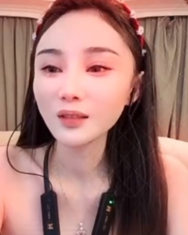 方丈不满沈曼立场刘二狗?天佑暗讽仙洋团播划水?团播没难度(图1) 方丈不满沈曼立场刘二狗?天佑暗讽仙洋团播划水?团播没难度(图1)