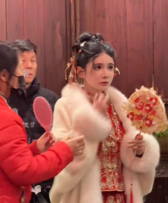 狗头萝莉开始拍片了,从“擦边”网红到短剧女主,这是好起来了(图7) 狗头萝莉开始拍片了,从“擦边”网红到短剧女主,这是好起来了(图7)