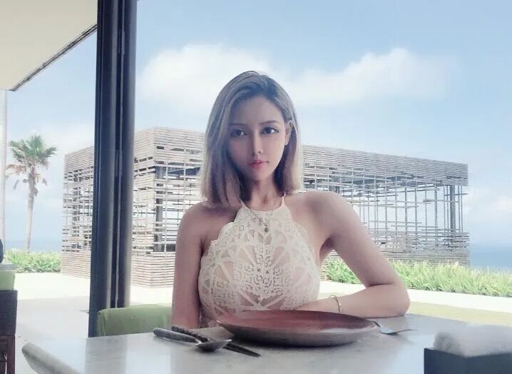 生病的妈跑路的爸？米娜谈19岁下海做主播，赶上风口逆袭人生(图3)
