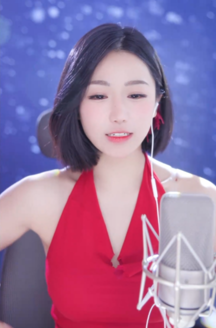 十年擦边为公益?小深深测试某音违规点!张二嫂怒撕陶大帅人设炒作(图6) 十年擦边为公益?小深深测试某音违规点!张二嫂怒撕陶大帅人设炒作(图6)