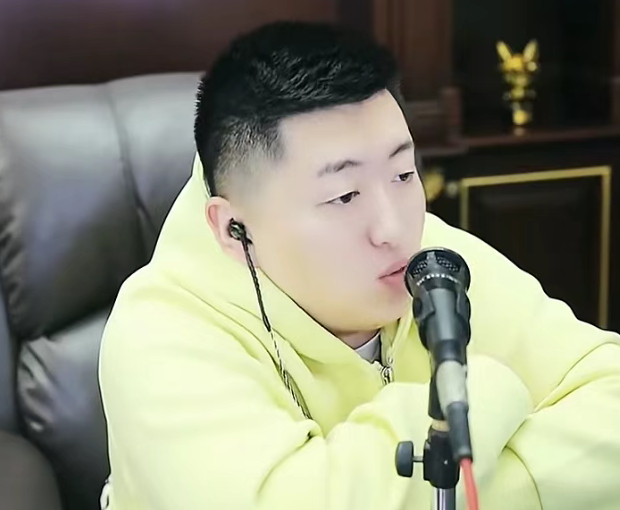 阿哲违约金近1亿？回应还是有压力的！小洲回应是否参加崔阿扎婚礼(图2)