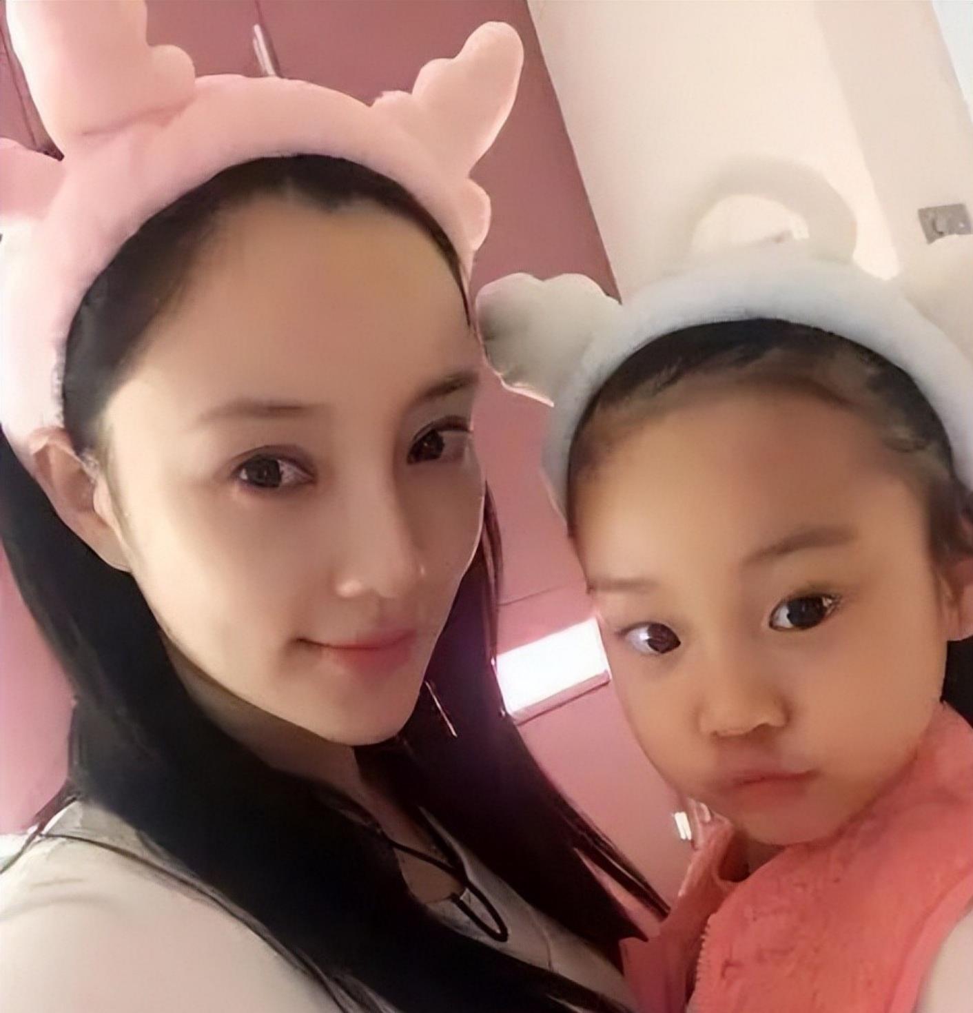 孩子成“照妖镜”？这6位明星整没整容，看孩子就知道了(图29)
