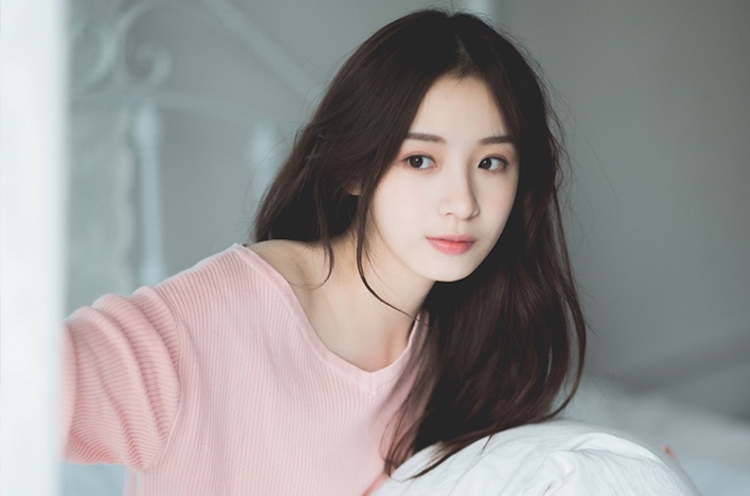 斗鱼人气主播周二珂生活写真照片第7张