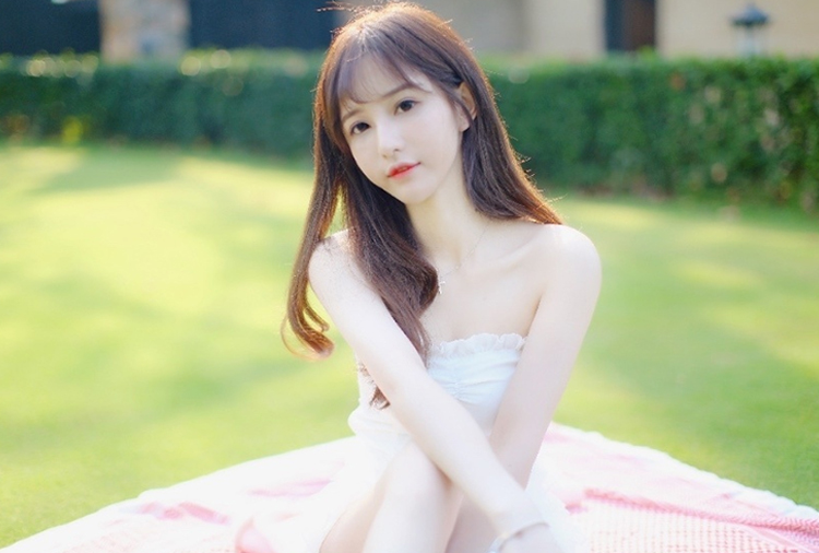 斗鱼人气主播皮皮宝宝清纯写真照片第4张
