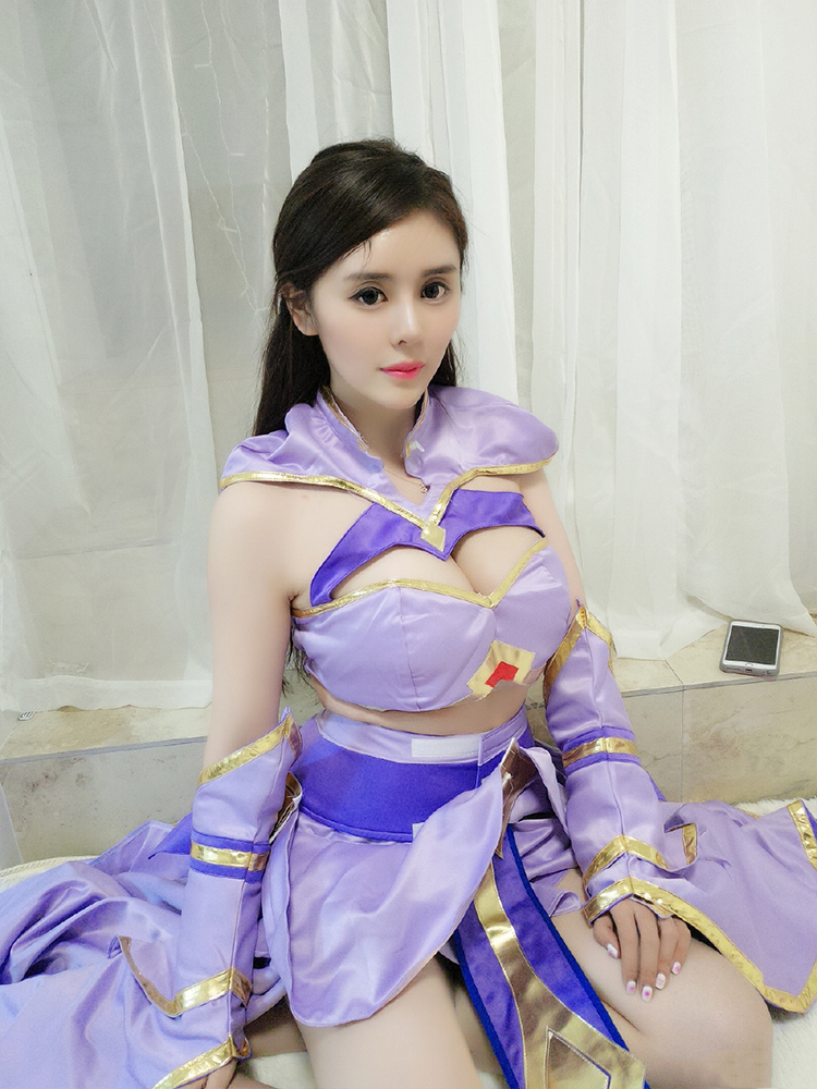 斗鱼美女人气主播张琪格COS露娜写真照片第3张