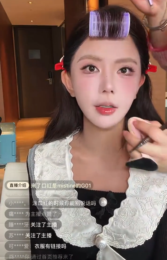 韩安冉被质疑短剧演技差,不服回应“至少我敢演”!王小国直播破防训粉:别拿我前任说事(图4) 韩安冉被质疑短剧演技差,不服回应“至少我敢演”!王小国直播破防训粉:别拿我前任说事(图4)
