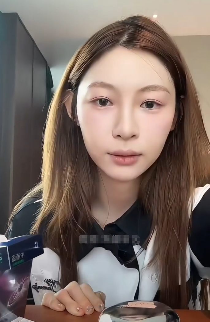 痞幼澄清没和泽龙恋爱，是工作关系！腿腿被网暴哭诉回应，我受益了被骂没反驳！(图5)