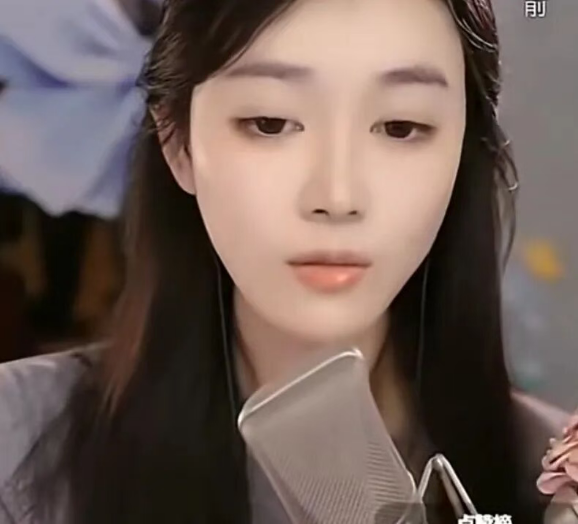 正义使者?童琪琪急眼专场开撕海对面!赵小磊放话没有怕过谁,和老利谁也管不着!(图1) 正义使者?童琪琪急眼专场开撕海对面!赵小磊放话没有怕过谁,和老利谁也管不着!(图1)