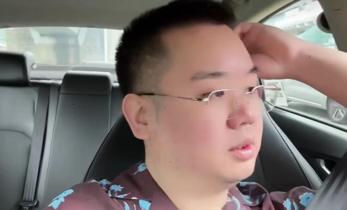 抽象一哥加入985团播!不愿睡帐篷冲流水突破底线!四字禁词彻底放开!(图1) 抽象一哥加入985团播!不愿睡帐篷冲流水突破底线!四字禁词彻底放开!(图1)