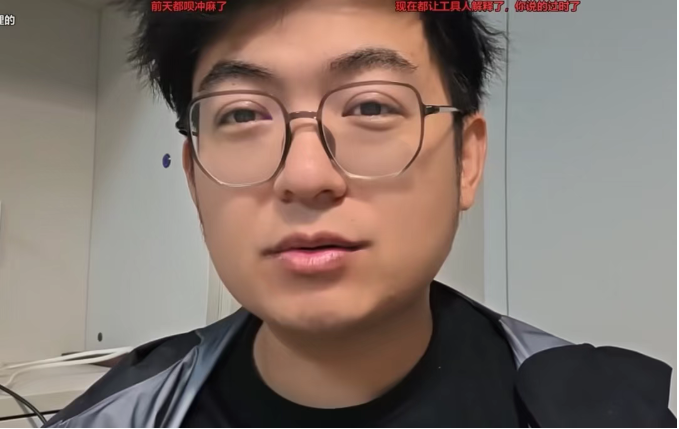 户外一哥已成斗鱼NO.1?百级户外感叹早已被其拉开差距!锐评鱼皇控场能力不如大舅哥!(图3) 户外一哥已成斗鱼NO.1?百级户外感叹早已被其拉开差距!锐评鱼皇控场能力不如大舅哥!(图3)