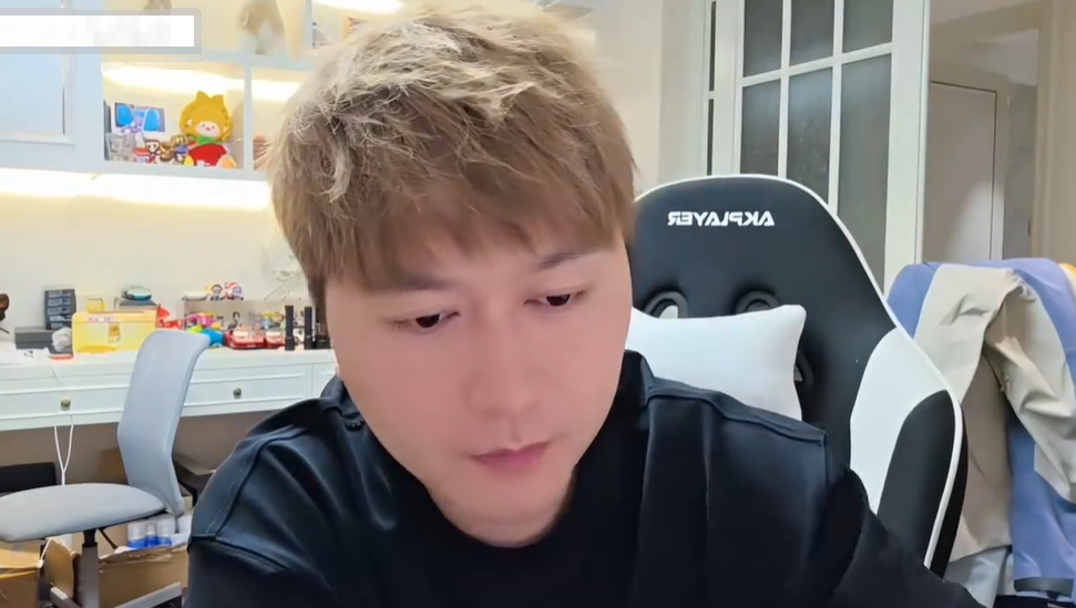 5000多万提帕加尼?吴德良赞助!小酷《爸爸去哪了》定档五一!致电乔妹!(图3) 5000多万提帕加尼?吴德良赞助!小酷《爸爸去哪了》定档五一!致电乔妹!(图3)