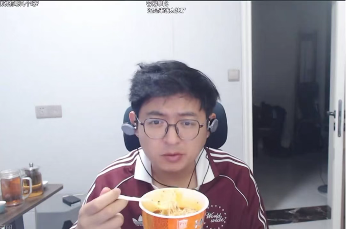 她再整容也没用!百级户外锐评户外一姐!炮轰团播全是小T妹:没文化!对钱没概念!(图1) 她再整容也没用!百级户外锐评户外一姐!炮轰团播全是小T妹:没文化!对钱没概念!(图1)