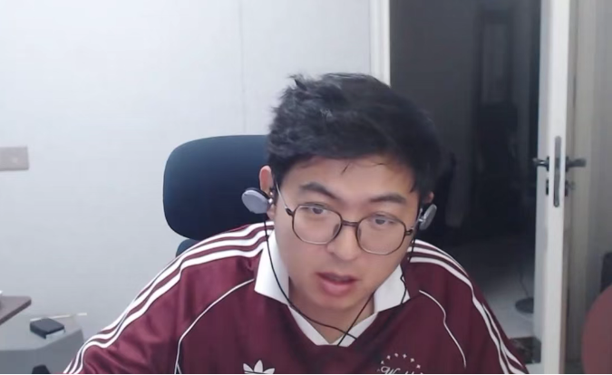 她再整容也没用!百级户外锐评户外一姐!炮轰团播全是小T妹:没文化!对钱没概念!(图2) 她再整容也没用!百级户外锐评户外一姐!炮轰团播全是小T妹:没文化!对钱没概念!(图2)