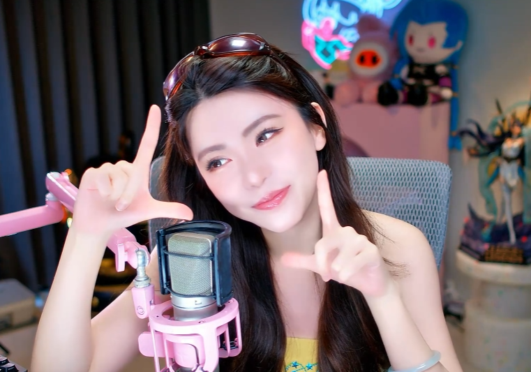从小吃美貌红利！周淑怡回怼“普信女”质疑，颜值略有姿色还不错(图2)