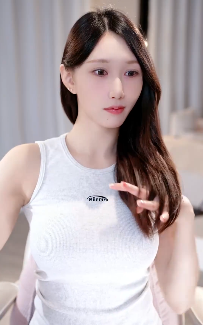 小小玉酱转战某音,坦言先“活着”不搞节目效果,吐槽常年被攻击(图5) 小小玉酱转战某音,坦言先“活着”不搞节目效果,吐槽常年被攻击(图5)
