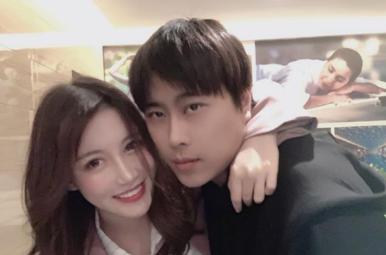 卢本伟新女友曝光？女网红“巴旦木”承认恋爱，绝口不提那个男人(图2)