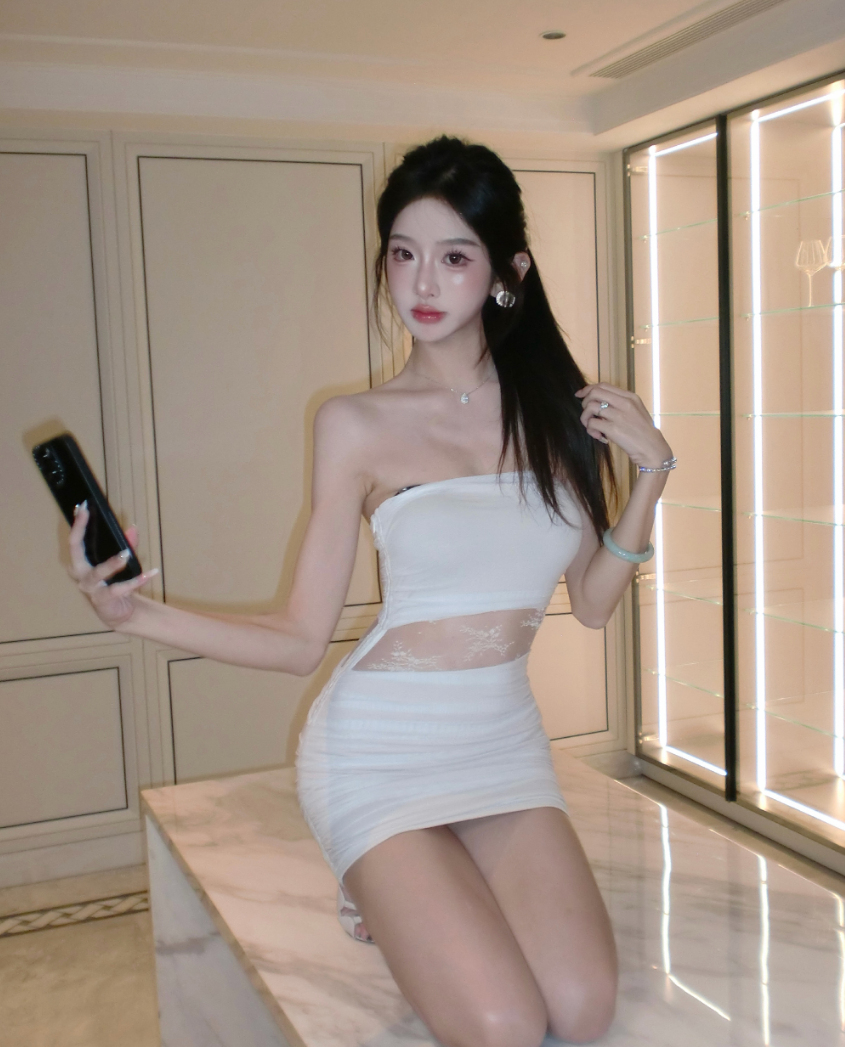 卢本伟新女友曝光？女网红“巴旦木”承认恋爱，绝口不提那个男人(图8)