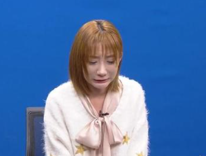 没穿都看过还取关 ?“换衣门”郭mini改名复出,坦然自嘲黑历史(图1) 没穿都看过还取关 ?“换衣门”郭mini改名复出,坦然自嘲黑历史(图1)