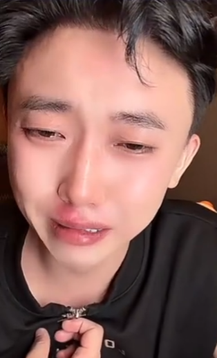 女网红:给任何人生孩子都不会吃亏? 小仙女怒怼前夫四川可乐,假哭给粉丝看(图1) 女网红:给任何人生孩子都不会吃亏? 小仙女怒怼前夫四川可乐,假哭给粉丝看(图1)