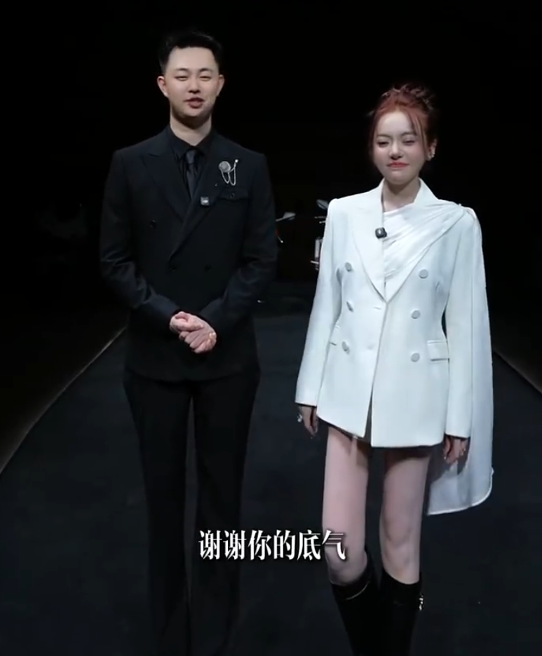 娜美惋惜“一剑爽樊”未播先散,巴扎黑怒怼节奏:不是818旗下不欠谁!(图5) 娜美惋惜“一剑爽樊”未播先散,巴扎黑怒怼节奏:不是818旗下不欠谁!(图5)