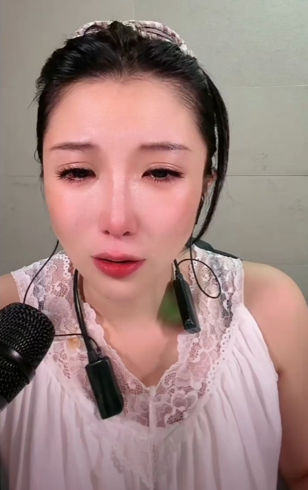 师徒决裂?仙洋连麦王闪闪给出“最后体面?四川可乐回应离婚补偿:曾一次转账520万(图2) 师徒决裂?仙洋连麦王闪闪给出“最后体面?四川可乐回应离婚补偿:曾一次转账520万(图2)